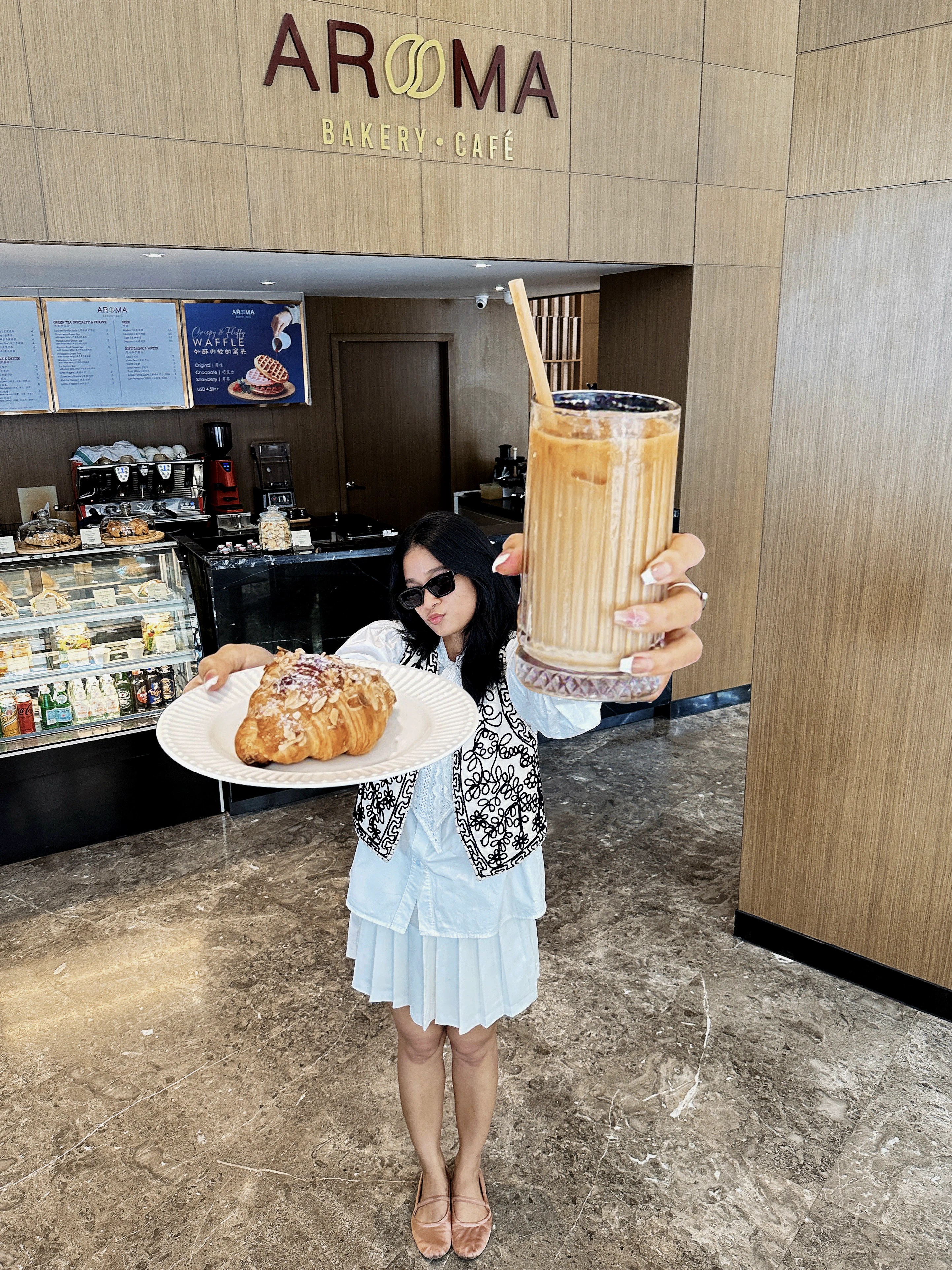 Aroma Bakery & Cafe photo 5