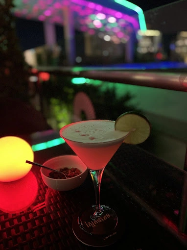 Cloud 9 Skybar