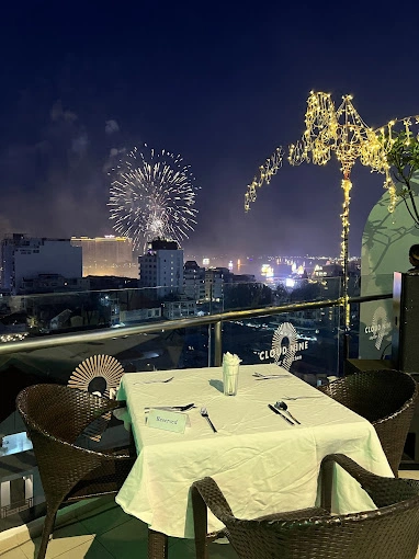 Cloud 9 Skybar photo 8