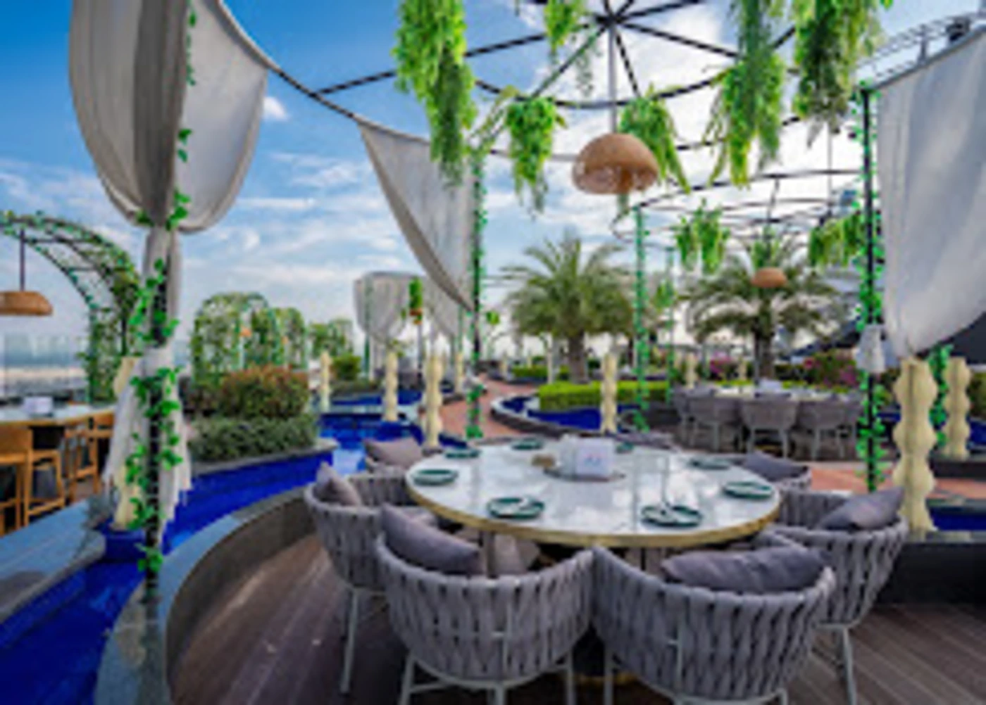 La Vida Sky Bar photo 3