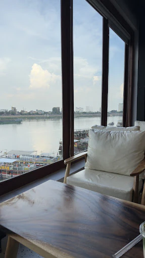 LH&SN Cafe + Bistro photo 3