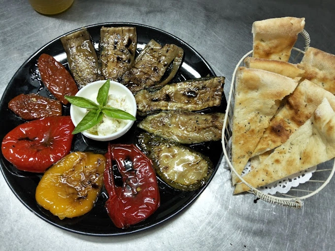 Piccola Italia Da Luigi Pizzeria photo 7