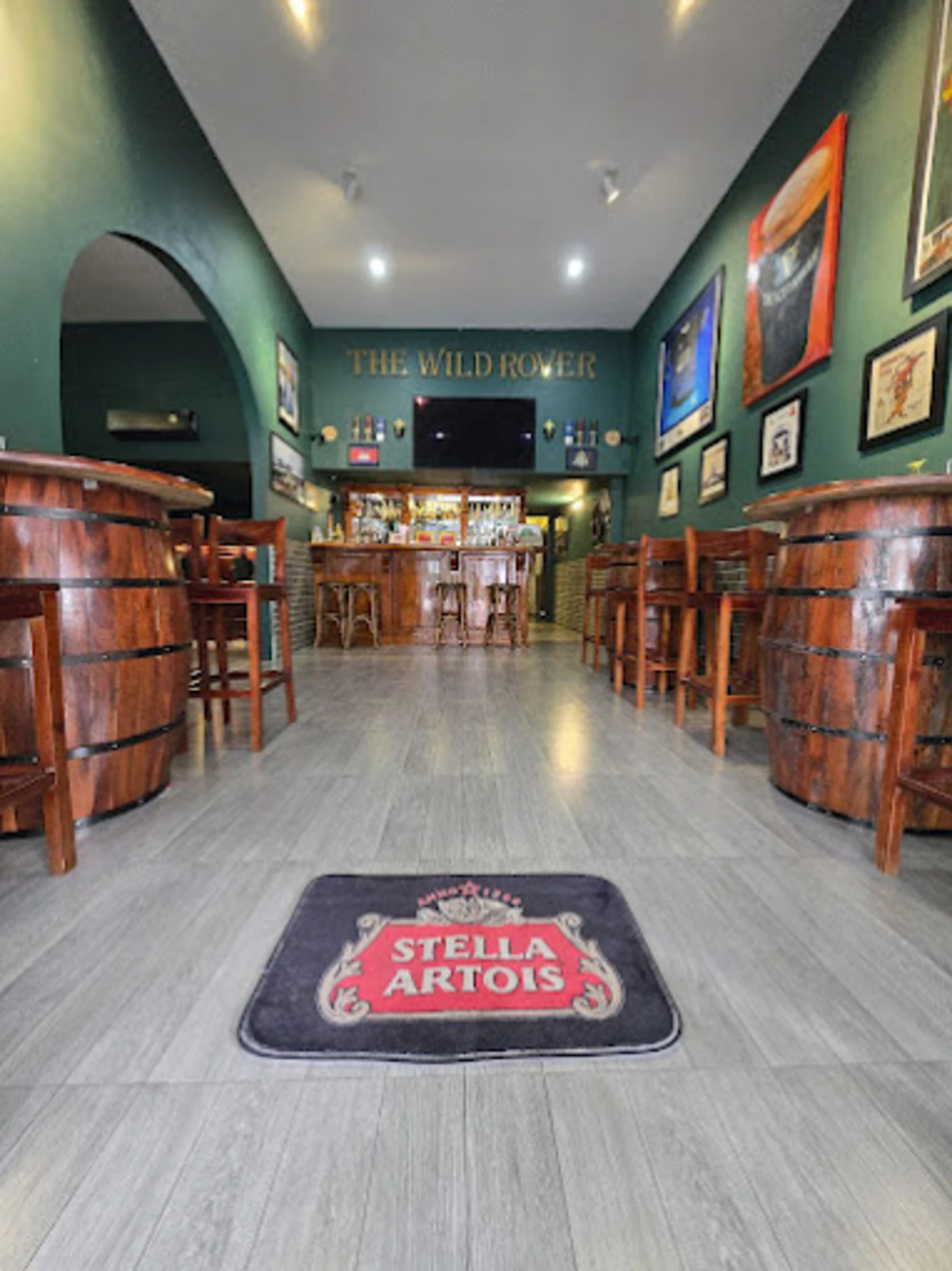 The Wild Rover - Irish Pub - Riverside Phnom Penh photo 4